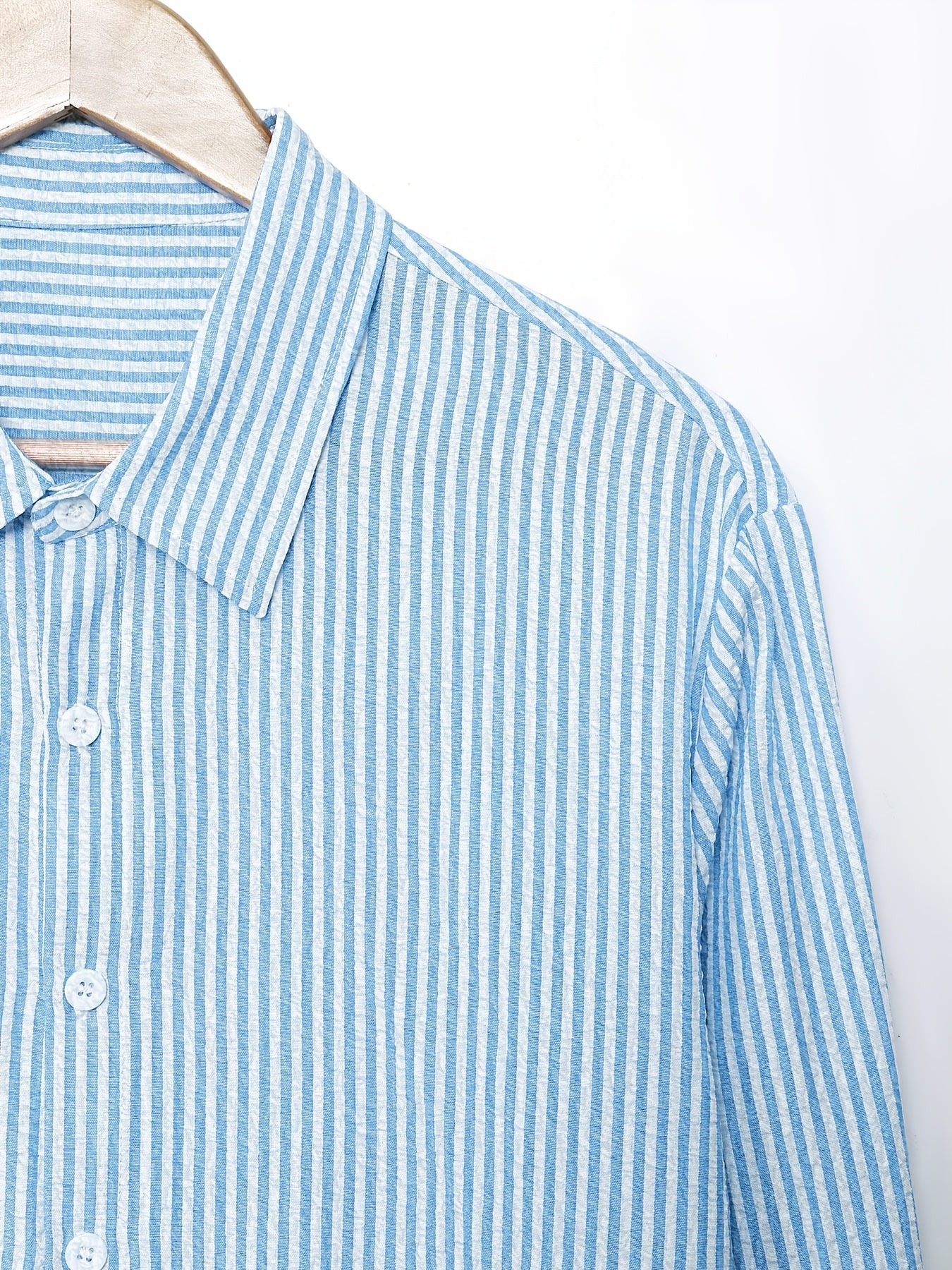 Spring/Summer Comfortable, Refreshing, and Breathable Textured Bubble Gauze Striped Long-Sleeve Lapel Shirt for Men and Women, Casual Light Business Style, Champagne Yellow Color Close to Earth Yellow or Beige